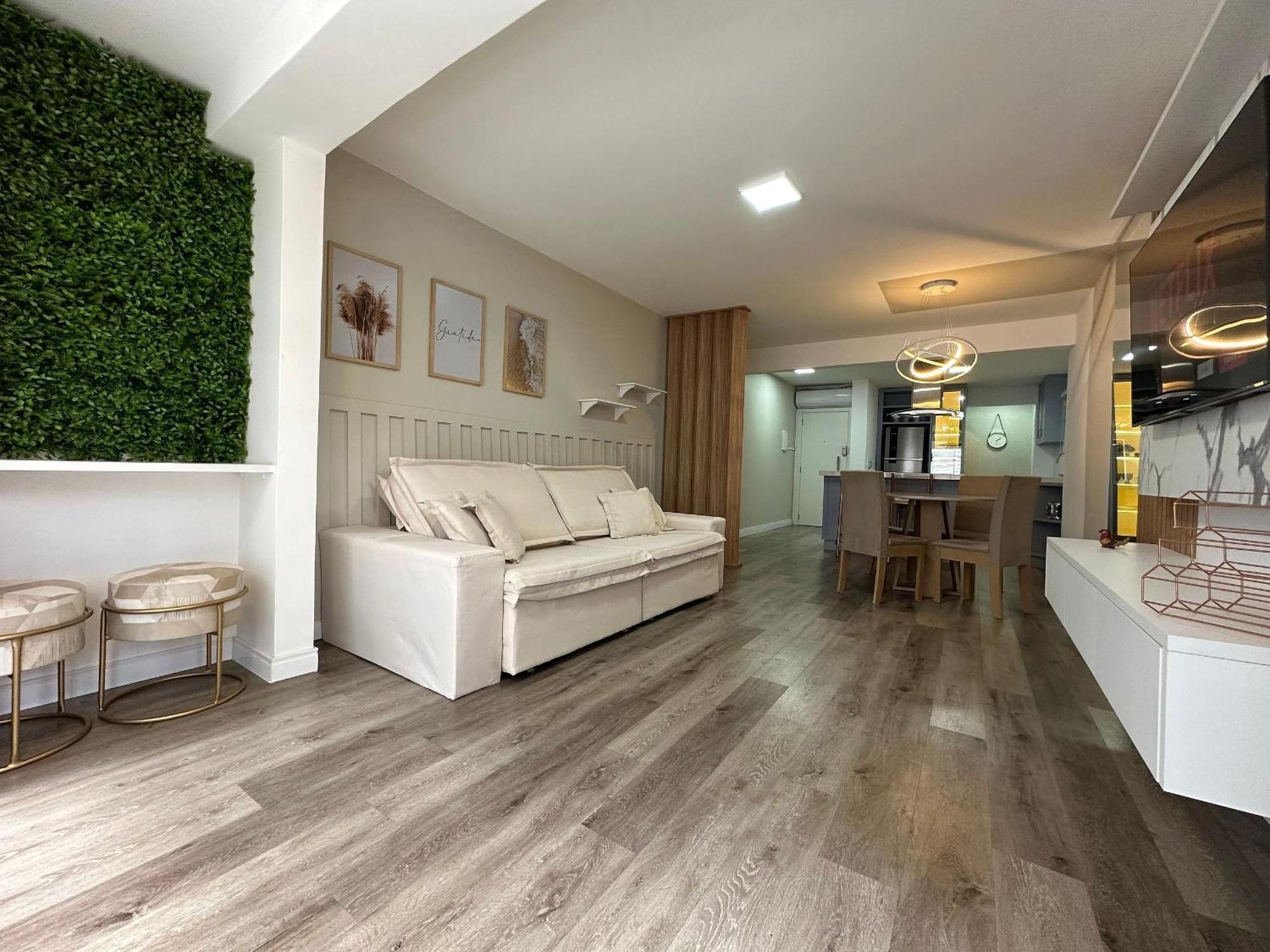 Apartamento La02- 2 +1quarto | Jacuzzi | Churrasqueira