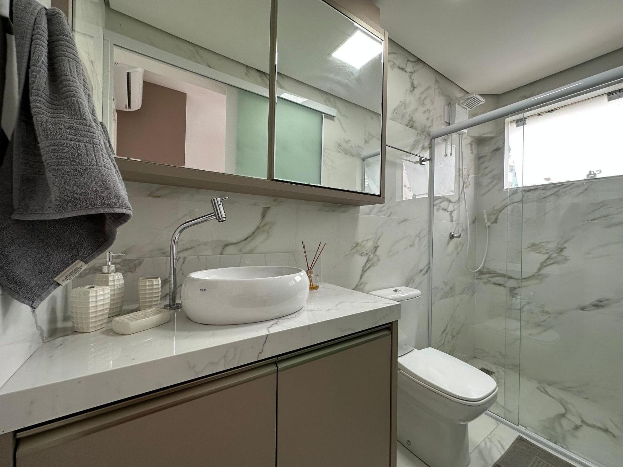 La02- 2 +1quarto | Jacuzzi | Churrasqueira Apartamento *