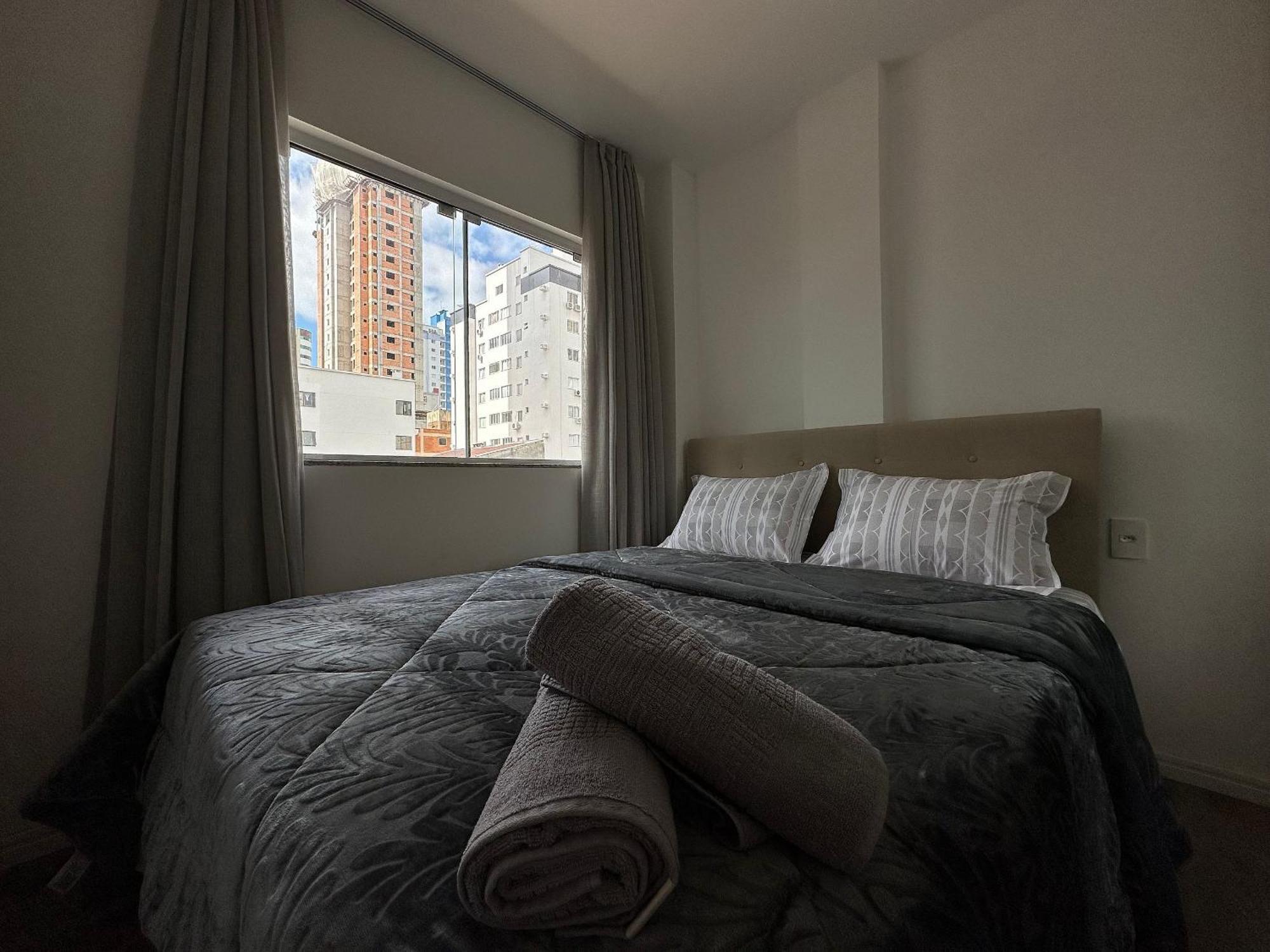 La02- 2 +1quarto | Jacuzzi | Churrasqueira Apartamento *