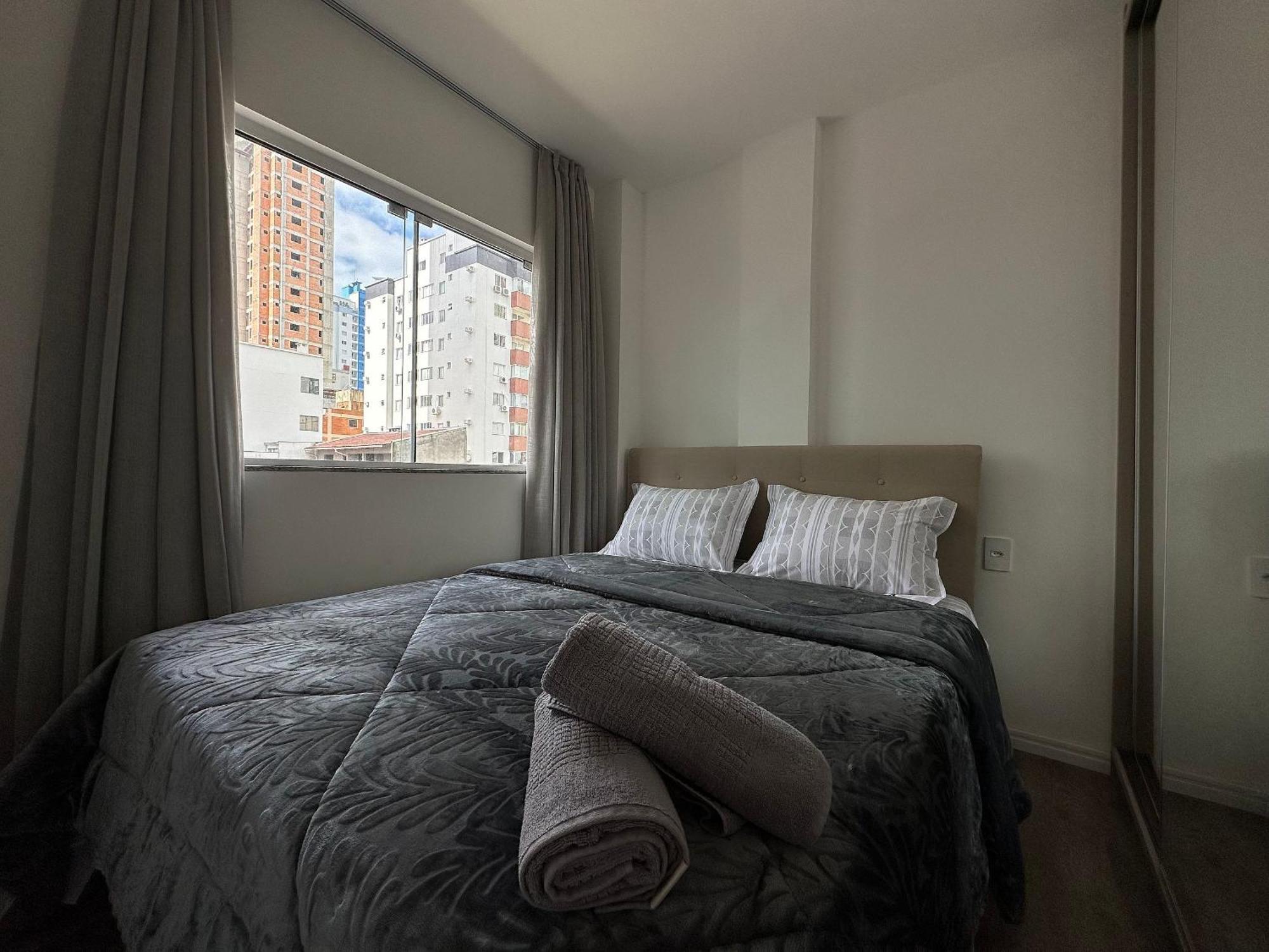 Apartamento La02- 2 +1quarto | Jacuzzi | Churrasqueira *