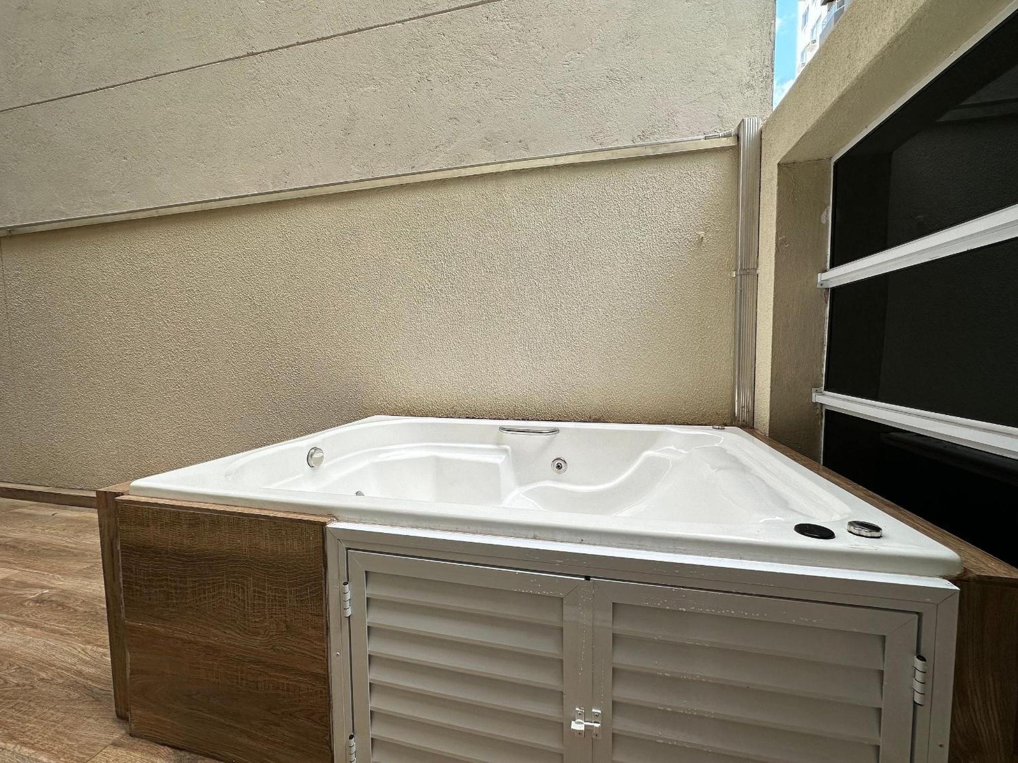 La02- 2 +1quarto | Jacuzzi | Churrasqueira *