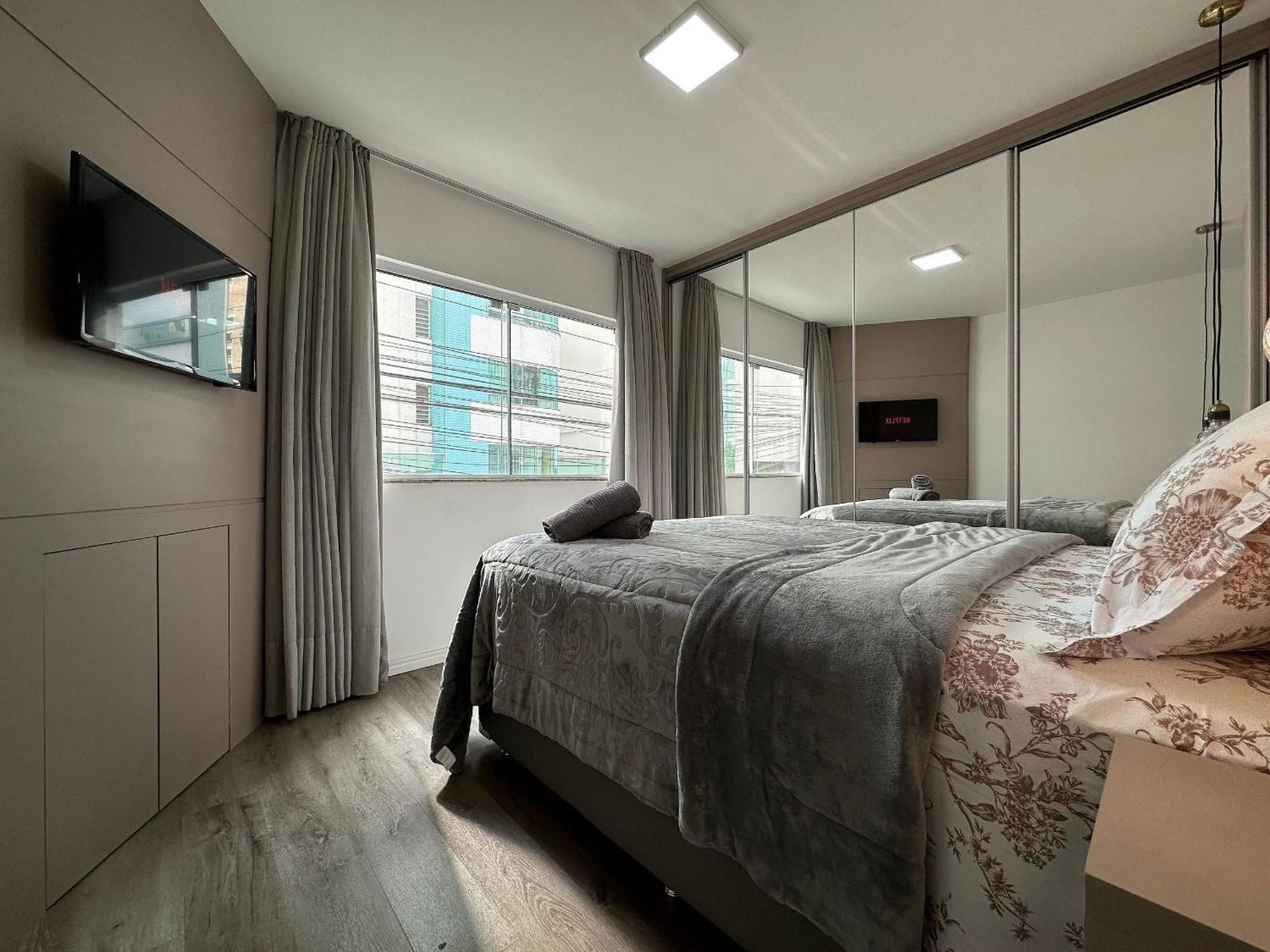 Apartamento La02- 2 +1quarto | Jacuzzi | Churrasqueira *
