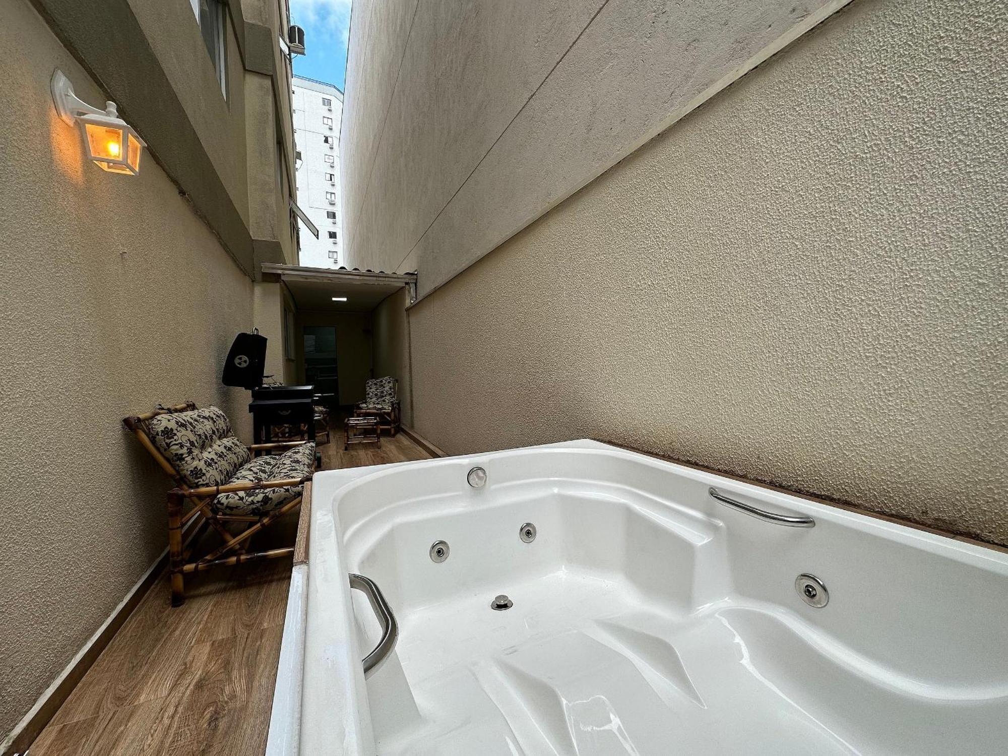 La02- 2 +1quarto | Jacuzzi | Churrasqueira Apartamento Balneario Camboriu